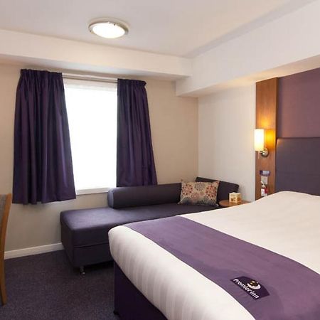 Premier Inn Exeter Central St. Davids Kültér fotó