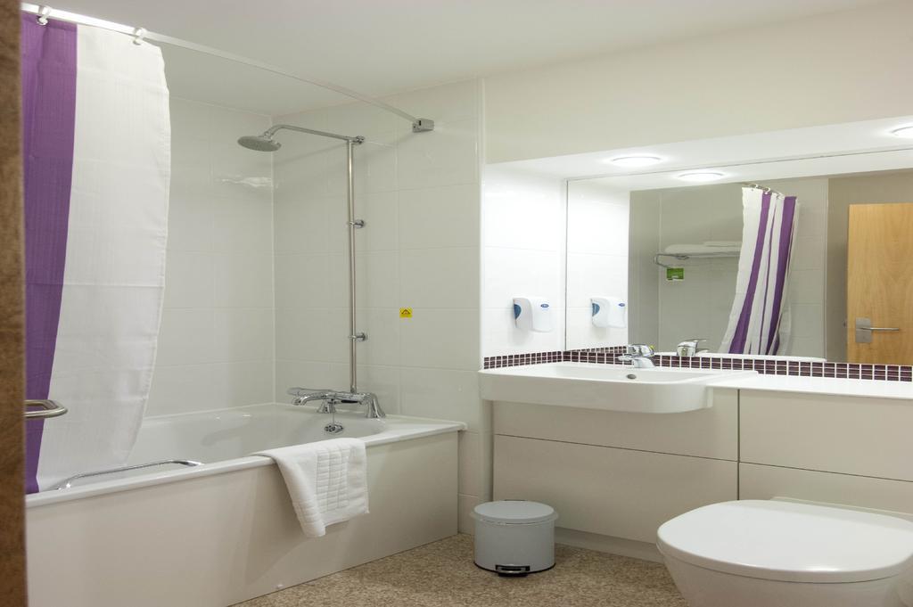 Premier Inn Exeter Central St. Davids Kültér fotó