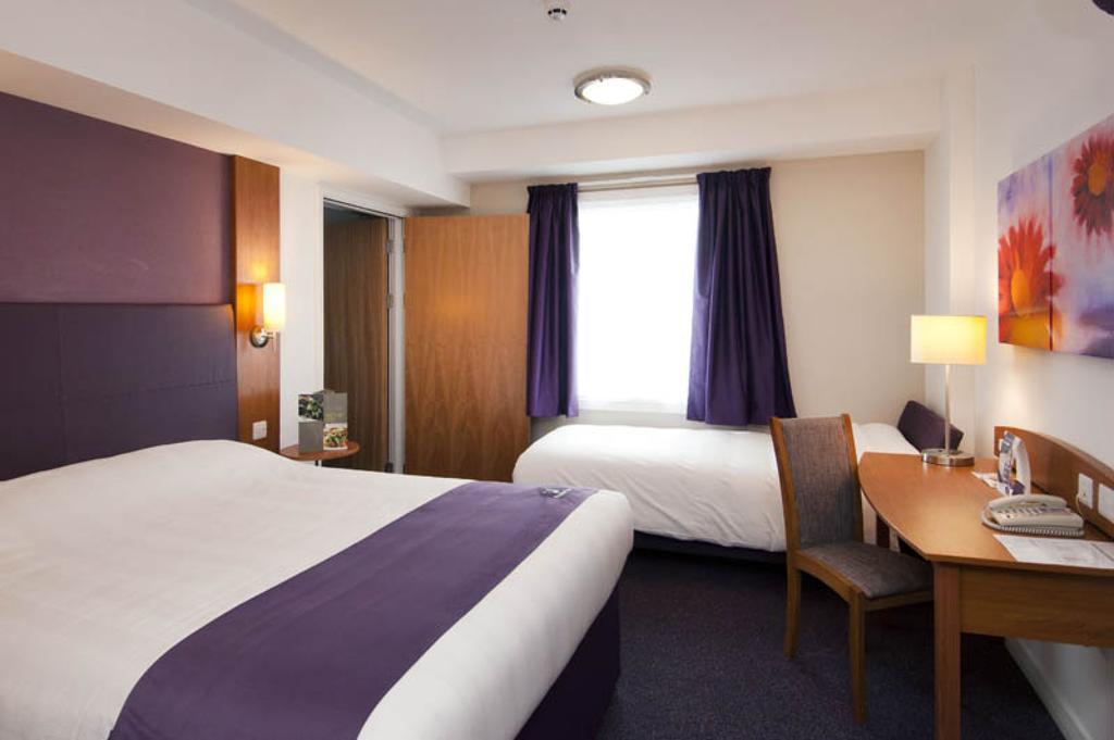 Premier Inn Exeter Central St. Davids Szoba fotó